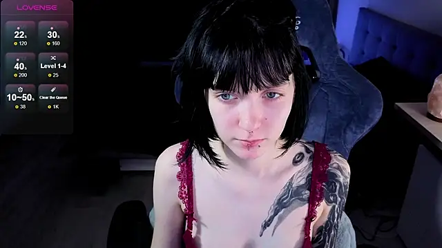 Snapshot of HazelTompson chatting on January 18, 2026, 2:31 pm HazelTompson online show from January 18, 2026, 2:31 pm