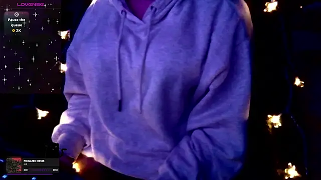 Snapshot of Sapphire_Gd chatting on December 14, 2025, 10:15 pm Sapphire Gd online show from December 14, 2025, 10:15 pm