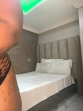 Snapshot of BQueen223 chatting on November 16, 2025, 10:57 pm BQueen223 online show from November 16, 2025, 10:57 pm