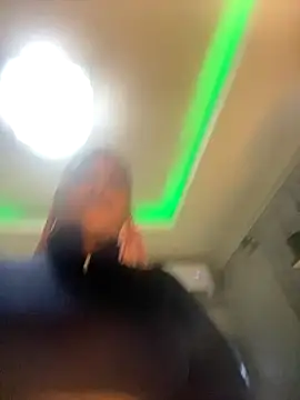 Snapshot of BQueen223 chatting on November 6, 2025, 2:15 am BQueen223 online show from November 6, 2025, 2:15 am