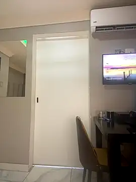 Snapshot of BQueen223 chatting on November 7, 2025, 2:05 am BQueen223 online show from November 7, 2025, 2:05 am