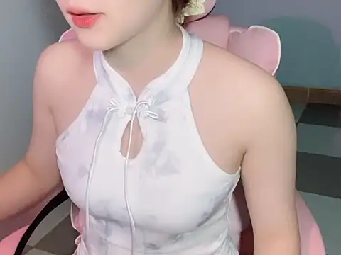 Snapshot of _AFang_ chatting on September 12, 2025, 5:35 pm  AFang  online show from September 12, 2025, 5:35 pm