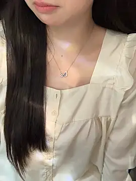 Nana kute20 online show from April 15, 2026, 7:58 pm