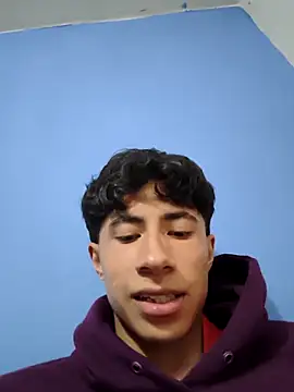 Snapshot of Rolito69 chatting on April 15, 2026, 2:28 am Rolito69 online show from April 15, 2026, 2:28 am