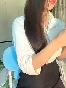 Dior baby online show from December 18, 2025, 1:44 am