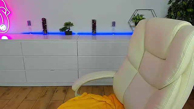 KattyRose8 online show from September 10, 2025, 4:06 pm