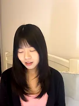 Snapshot of Ella-A9 chatting on November 11, 2025, 1:06 pm Ella-A9 online show from November 11, 2025, 1:06 pm