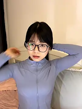 Snapshot of Ella-A9 chatting on November 12, 2025, 3:27 pm Ella-A9 online show from November 12, 2025, 3:27 pm