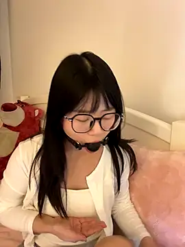 Snapshot of Ella-A9 chatting on November 28, 2025, 3:01 pm Ella-A9 online show from November 28, 2025, 3:01 pm