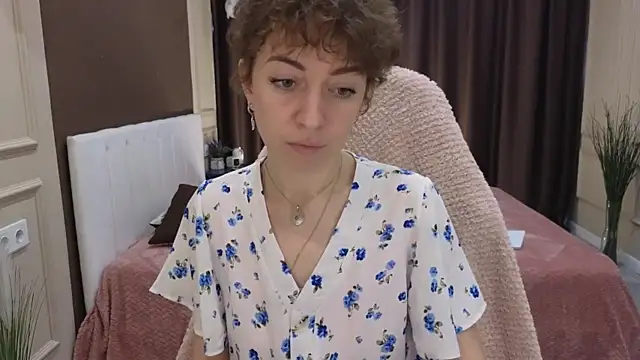 daniellia  online show from September 23, 2025, 7:59 am