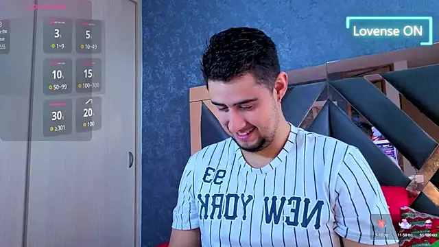 Snapshot of ryan_evanss chatting on November 23, 2025, 12:48 pm ryan evanss online show from November 23, 2025, 12:48 pm