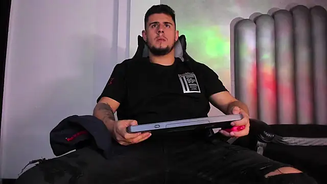 Snapshot of ryan_evanss chatting on September 21, 2025, 5:01 am ryan evanss online show from September 21, 2025, 5:01 am