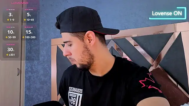 Snapshot of ryan_evanss chatting on October 7, 2025, 11:33 am ryan evanss online show from October 7, 2025, 11:33 am