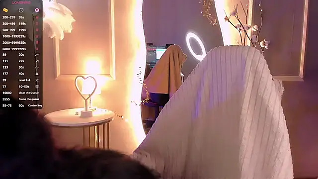 Snapshot of Lii_Rose chatting on February 22, 2026, 8:43 pm Lii Rose online show from February 22, 2026, 8:43 pm