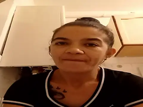 Snapshot of alinaalinutzq chatting on November 28, 2025, 8:20 pm alinaalinutzq online show from November 28, 2025, 8:20 pm