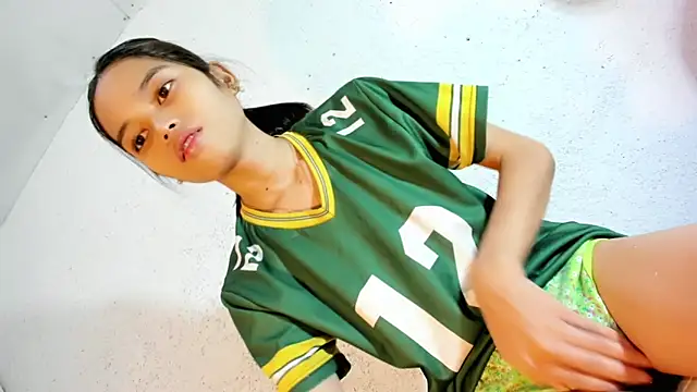 Snapshot of CUTIE_GIRLSX chatting on June 16, 2026, 1:33 pm CUTIE GIRLSX online show from June 16, 2026, 1:33 pm