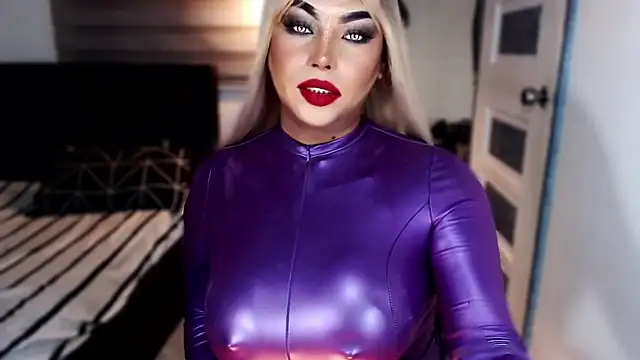 xTrixieMae online show from January 12, 2026, 12:23 pm