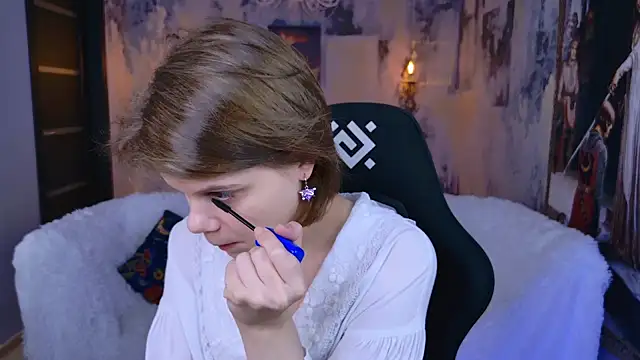 EllieMurler online show from November 26, 2025, 9:09 am