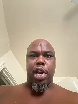 Snapshot of devon3421 chatting on February 13, 2026, 7:36 pm devon3421 online show from February 13, 2026, 7:36 pm