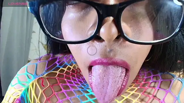 valeriafoxx3 online show from April 14, 2026, 11:54 pm