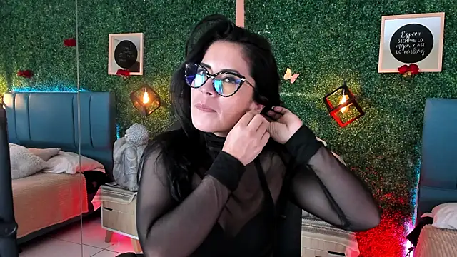 Snapshot of Linagh_ chatting on February 16, 2026, 11:31 am Linagh online show from February 16, 2026, 11:31 am