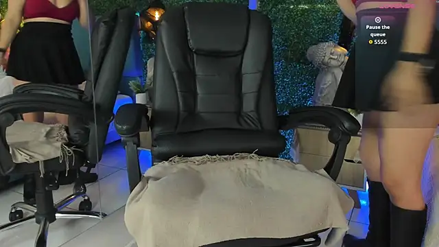 Snapshot of Linagh_ chatting on January 17, 2026, 11:36 am Linagh online show from January 17, 2026, 11:36 am