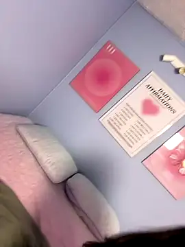 Snapshot of Bella__Lane chatting on November 25, 2025, 7:58 pm Bella Lane online show from November 25, 2025, 7:58 pm