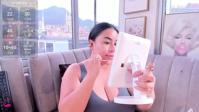 Zoey thompson online show from October 8, 2025, 7:36 pm