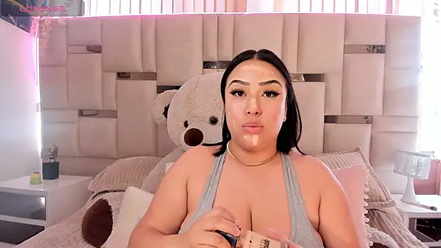 Zoey thompson online show from September 16, 2025, 8:21 pm