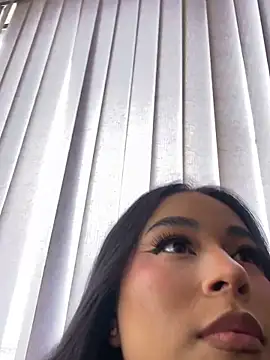 Zoey thompson online show from September 30, 2025, 4:46 pm