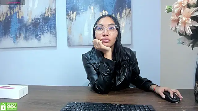 lucyy liiuu online show from October 26, 2025, 2:17 pm