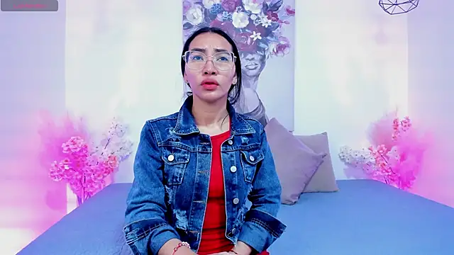 lucyy liiuu online show from November 8, 2025, 12:42 pm