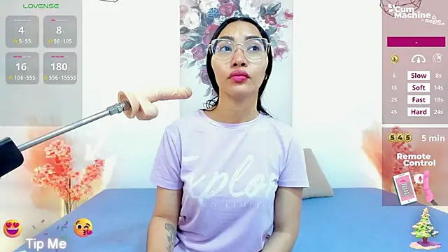 lucyy liiuu online show from November 28, 2025, 2:17 pm