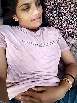 Snapshot of Sofia_kuuu chatting on September 17, 2025, 11:23 am Sofia kuuu online show from September 17, 2025, 11:23 am