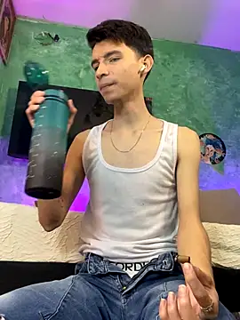 Snapshot of VicenteFerrer chatting on November 22, 2025, 5:34 pm VicenteFerrer online show from November 22, 2025, 5:34 pm