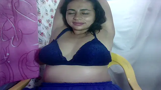 Snapshot of Anabelhotxx16 chatting on October 30, 2025, 3:49 am Anabelhotxx16 online show from October 30, 2025, 3:49 am