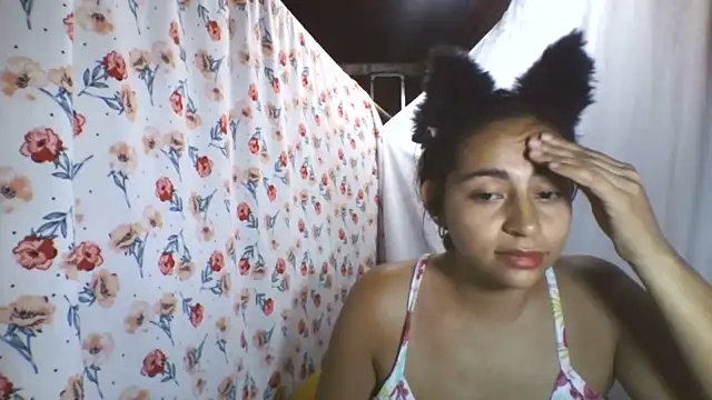 Snapshot of Anabelhotxx16 chatting on October 11, 2025, 2:01 am Anabelhotxx16 online show from October 11, 2025, 2:01 am