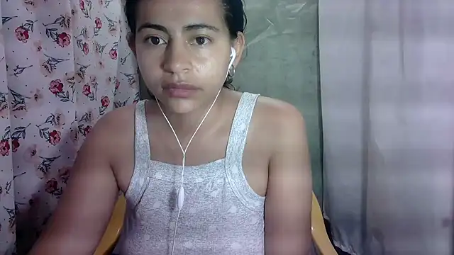 Snapshot of Anabelhotxx16 chatting on March 7, 2026, 2:18 am Anabelhotxx16 online show from March 7, 2026, 2:18 am