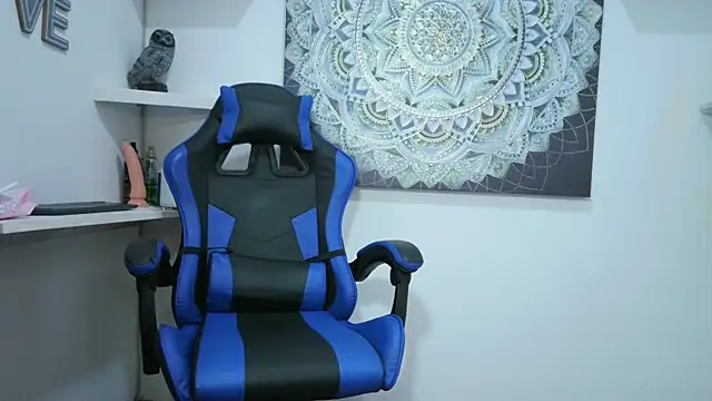 marsmith1 online show from April 14, 2026, 6:35 pm