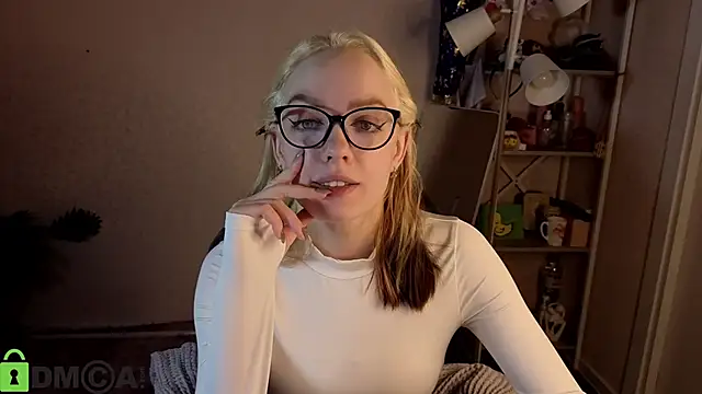 R0cket bunny online show from April 13, 2026, 12:58 am