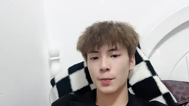 Snapshot of linger2563 chatting on October 10, 2025, 2:40 pm linger2563 online show from October 10, 2025, 2:40 pm