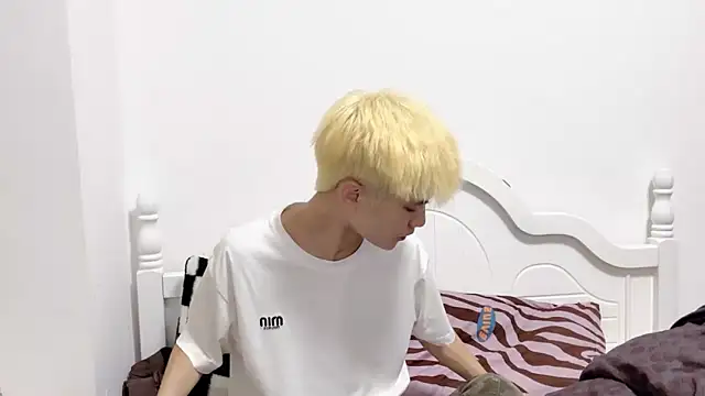 Snapshot of linger2563 chatting on October 2, 2025, 1:14 pm linger2563 online show from October 2, 2025, 1:14 pm