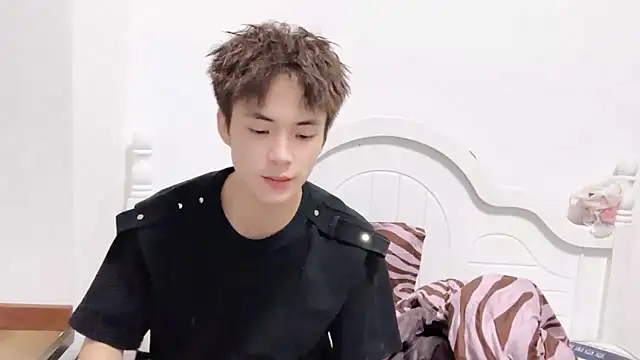 Snapshot of linger2563 chatting on September 17, 2025, 2:41 pm linger2563 online show from September 17, 2025, 2:41 pm