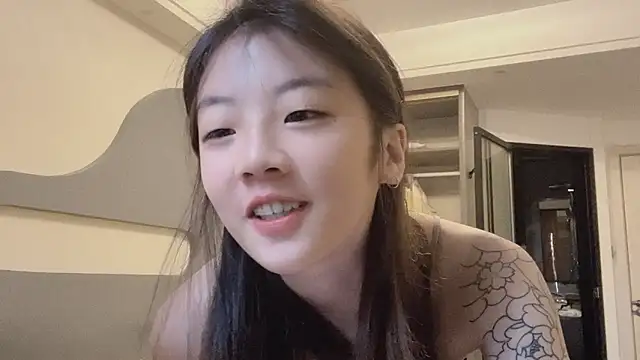 A 18 girls online show from September 21, 2025, 2:17 am