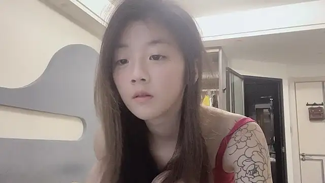 A 18 girls online show from September 24, 2025, 9:05 am