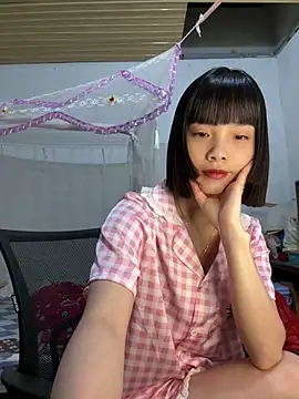 andymi1 online show from April 17, 2026, 1:52 am