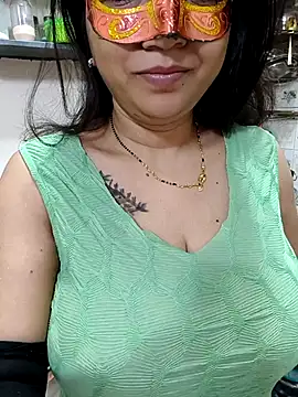 Snapshot of Queen_Nightt chatting on September 11, 2025, 3:17 am Queen Nightt online show from September 11, 2025, 3:17 am