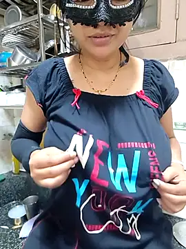 Snapshot of Queen_Nightt chatting on December 1, 2025, 4:13 am Queen Nightt online show from December 1, 2025, 4:13 am