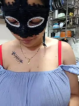 Snapshot of Queen_Nightt chatting on September 25, 2025, 3:12 am Queen Nightt online show from September 25, 2025, 3:12 am