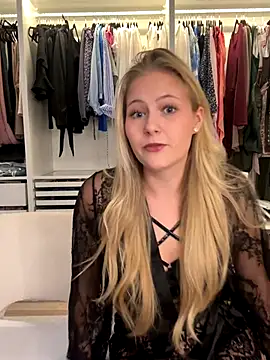 Snapshot of xlinababe chatting on September 27, 2025, 4:13 pm xlinababe online show from September 27, 2025, 4:13 pm